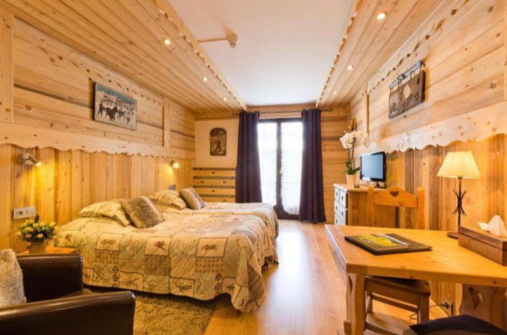 Hotel Logis Le Cro-Bidou Bernex Exteriér fotografie