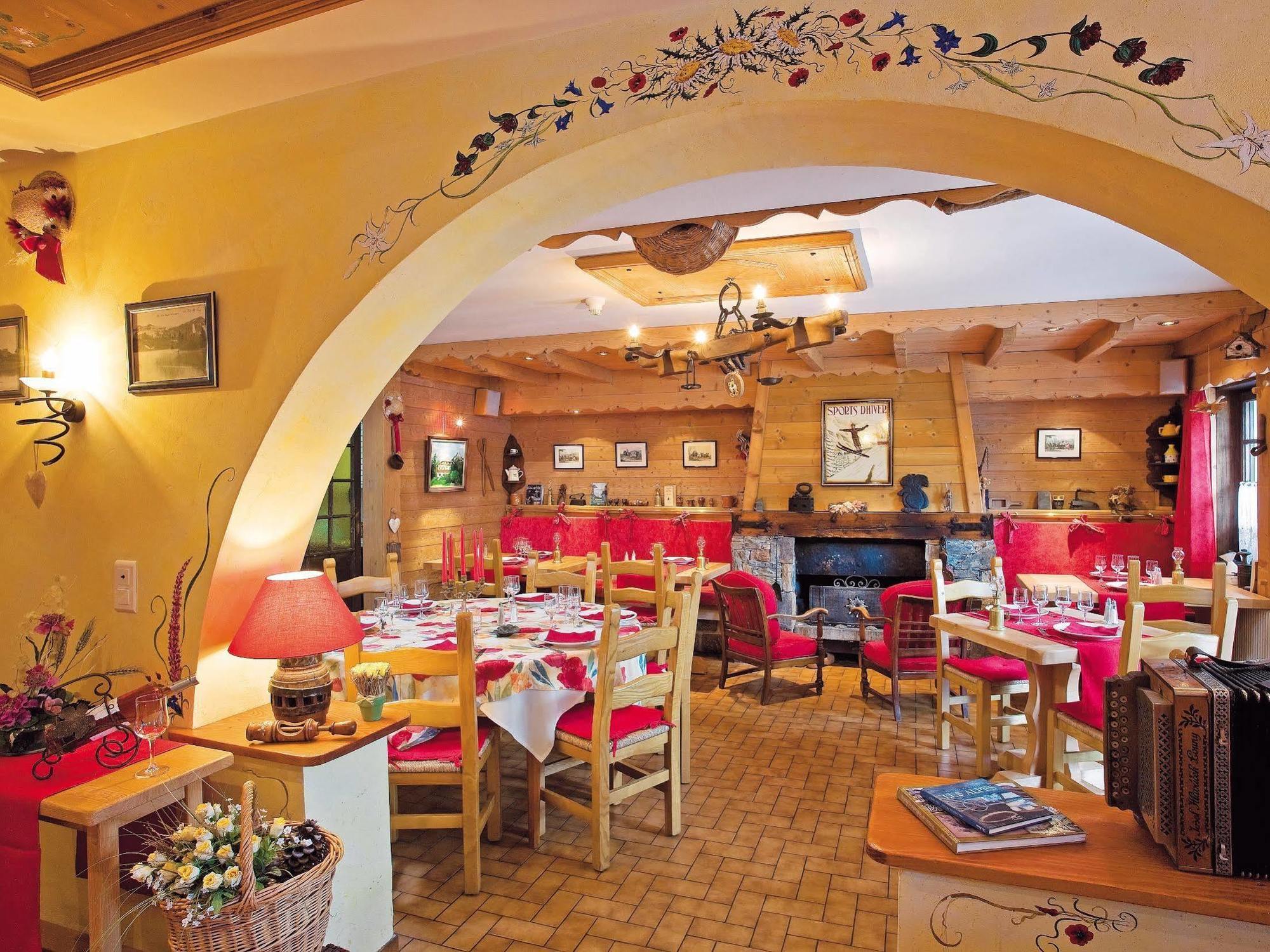 Hotel Logis Le Cro-Bidou Bernex Exteriér fotografie